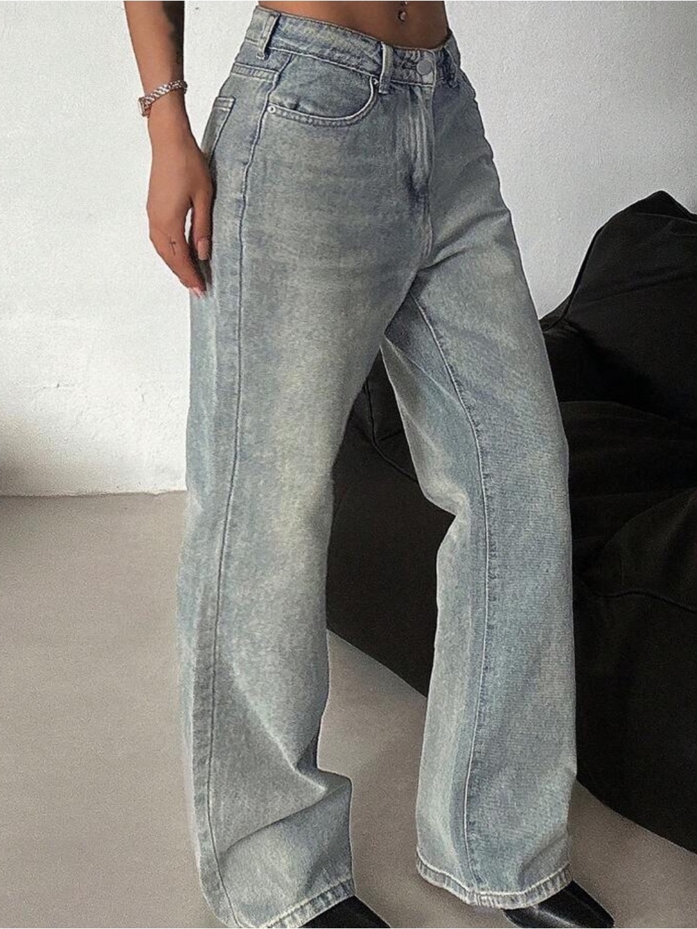 Wide-Leg Women's Jeans